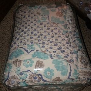 Twin XL comforter set